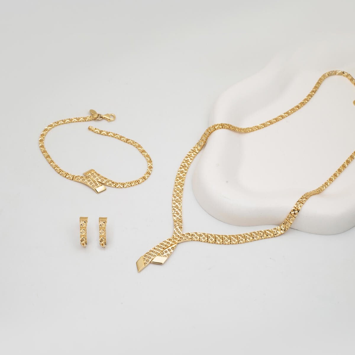 14K Yellow Gold Drop Design Jewelry Set