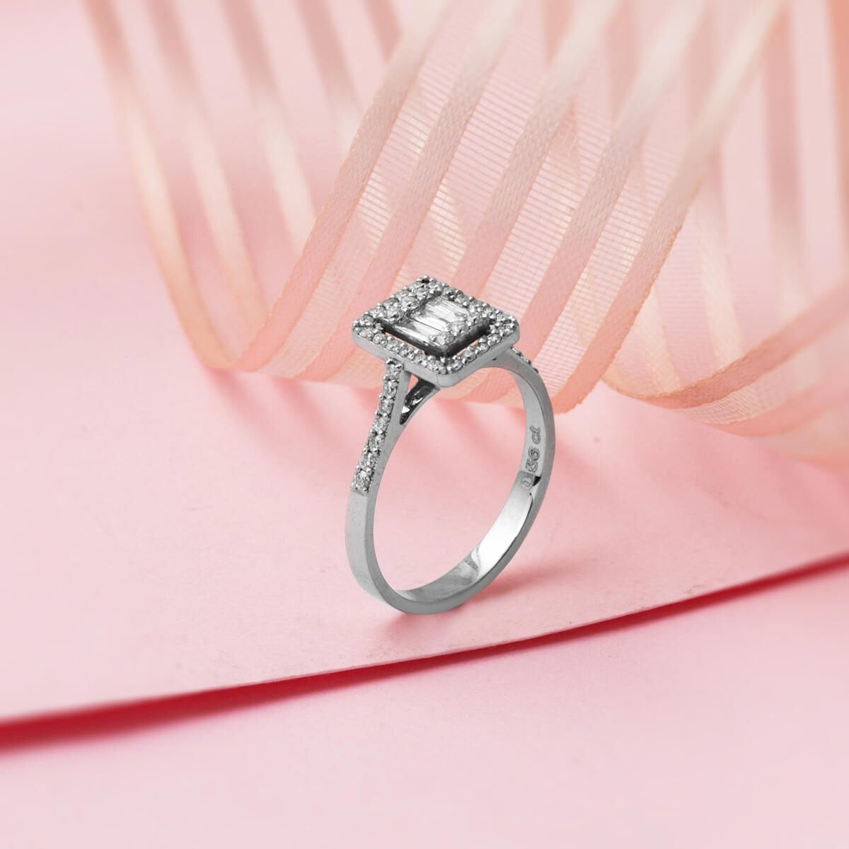 14K White Gold 0.56 Ct Baguette Diamond Ring