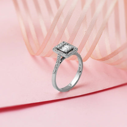 14K White Gold 0.56 Ct Baguette Diamond Ring