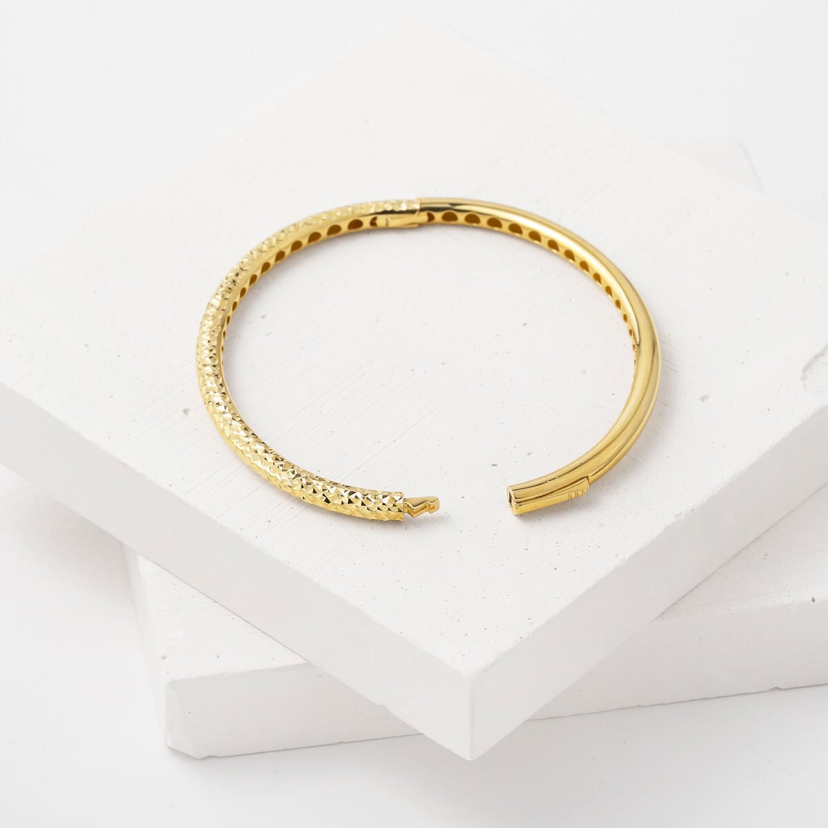 14K Yellow Gold Sparkle Engraved Women's Hinged Cuff