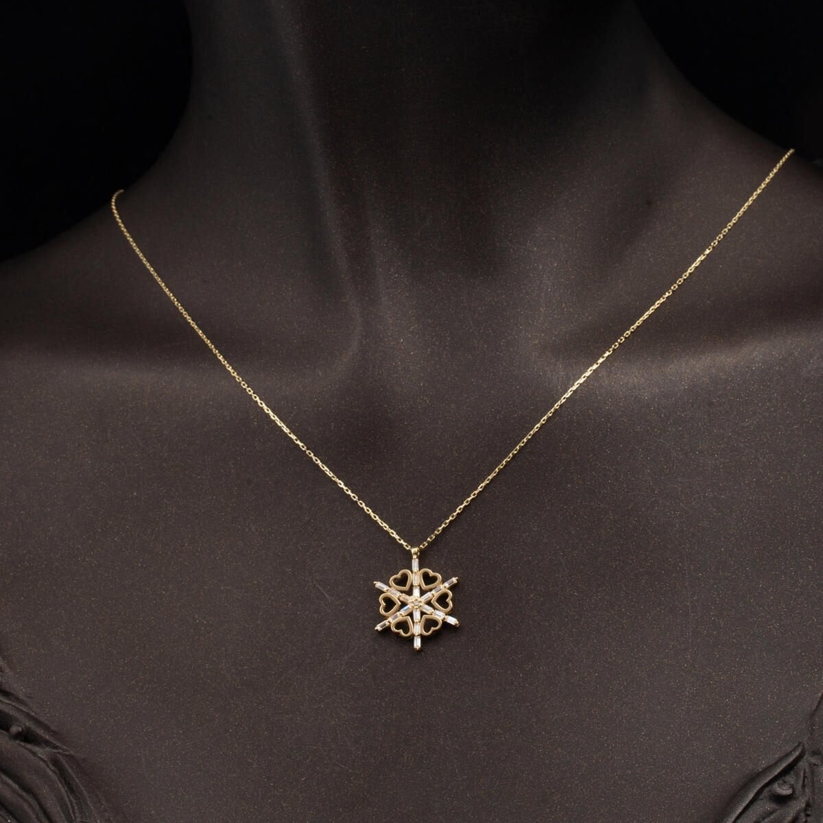 14K Yellow Gold Heart Snowflake Cubic Zirconia Necklace (2.14 g)