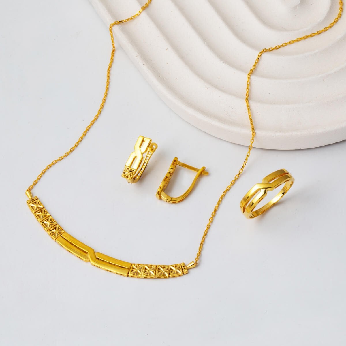 22K Yellow Gold Belt 3-Piece Jewelry Set