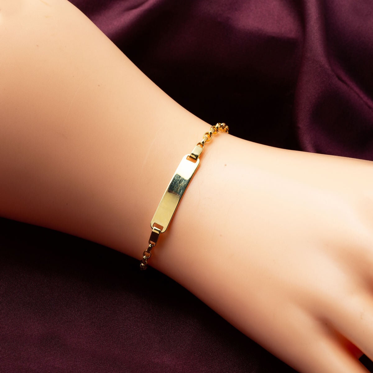 14K Yellow Gold Name Children's Bracelet (2.17 g)