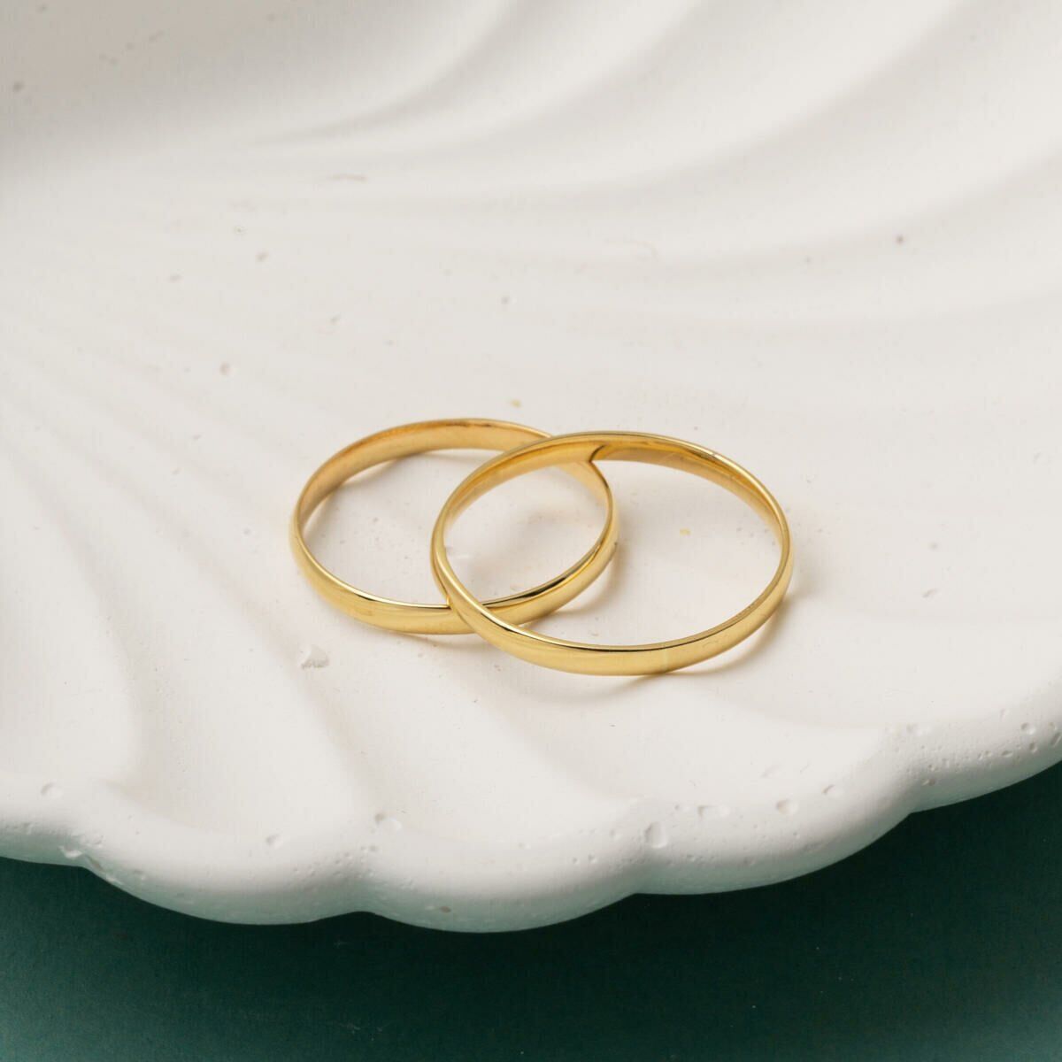 14K Yellow Gold 2 mm Classic Men's Wedding Band Ring