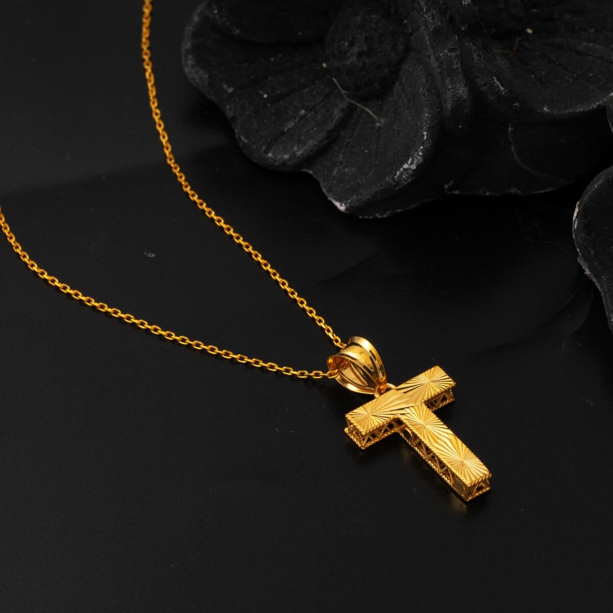 22K Yellow Gold Initial T 3 Dimensional Necklace