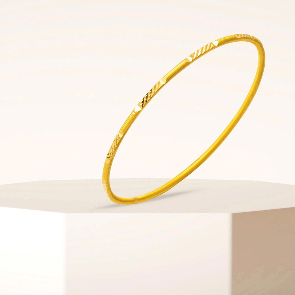 22K Yellow Gold Ajda Star Hand Engraved Bangle