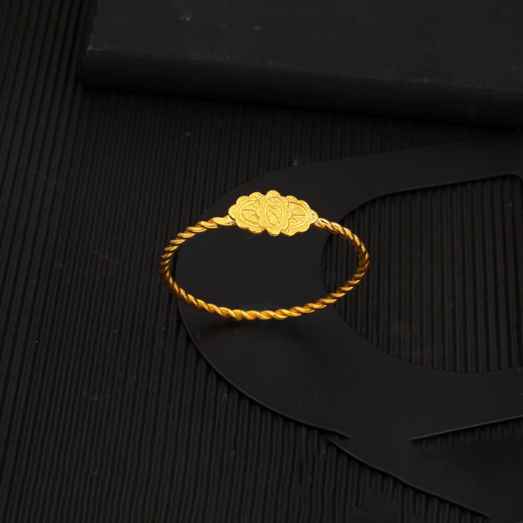 22K Yellow Gold Erzurum Twisted Bangle (27.5 g)