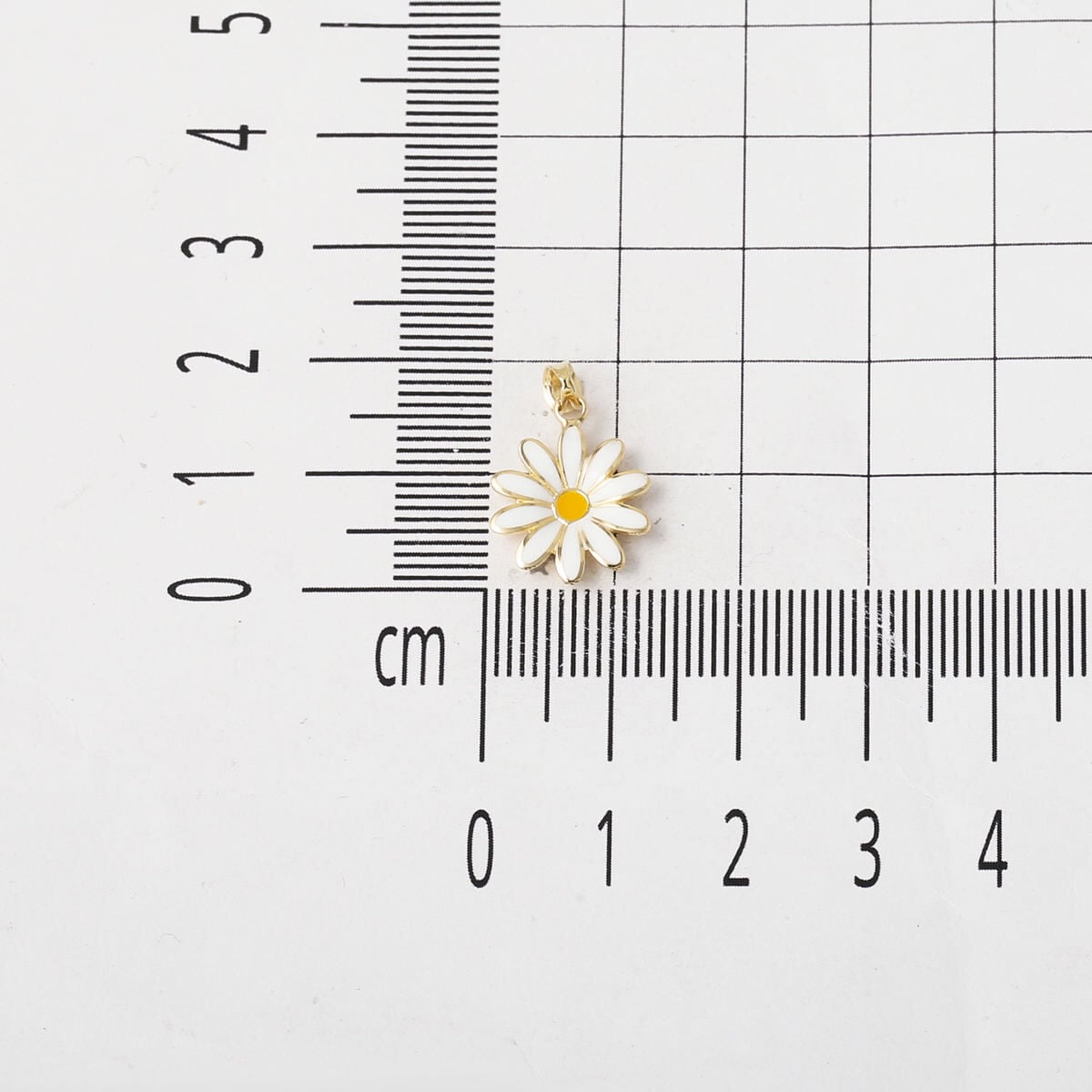 14K Yellow Gold Daisy Enamel Necklace