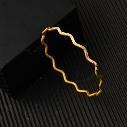 22K Yellow Gold Fluted Zigzag Ajda Bangle