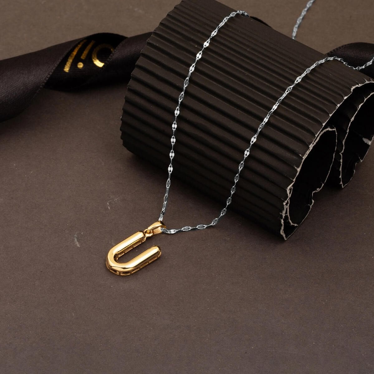14K Yellow Gold Balloon Initial U Pendant