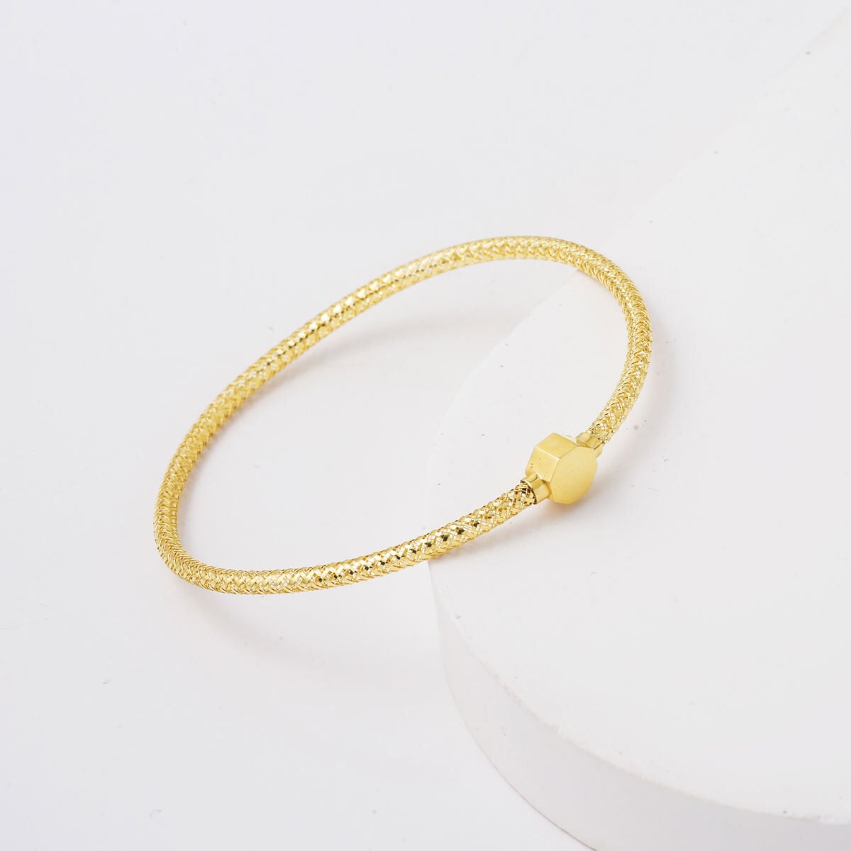 14K Yellow Gold Italian Flexible Bracelet (1.35 g)