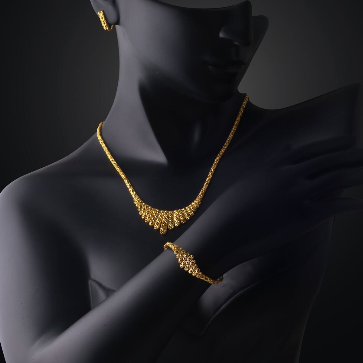 14K Yellow Gold Cleopatra Design Jewelry Set