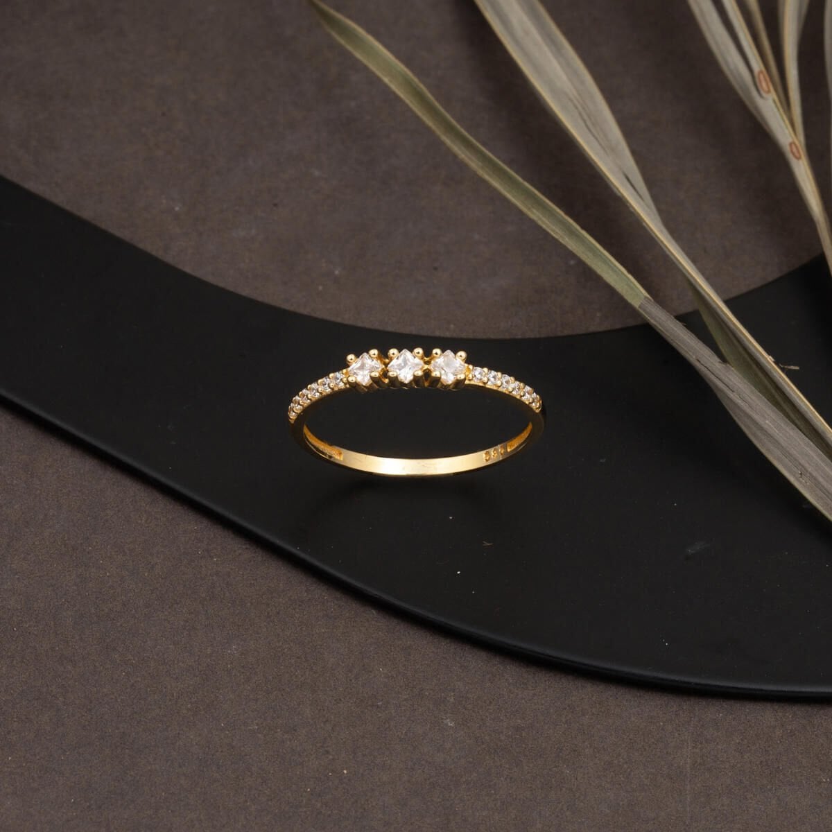 14K Yellow Gold Tria Cubic Zirconia Ring (0.97 g)