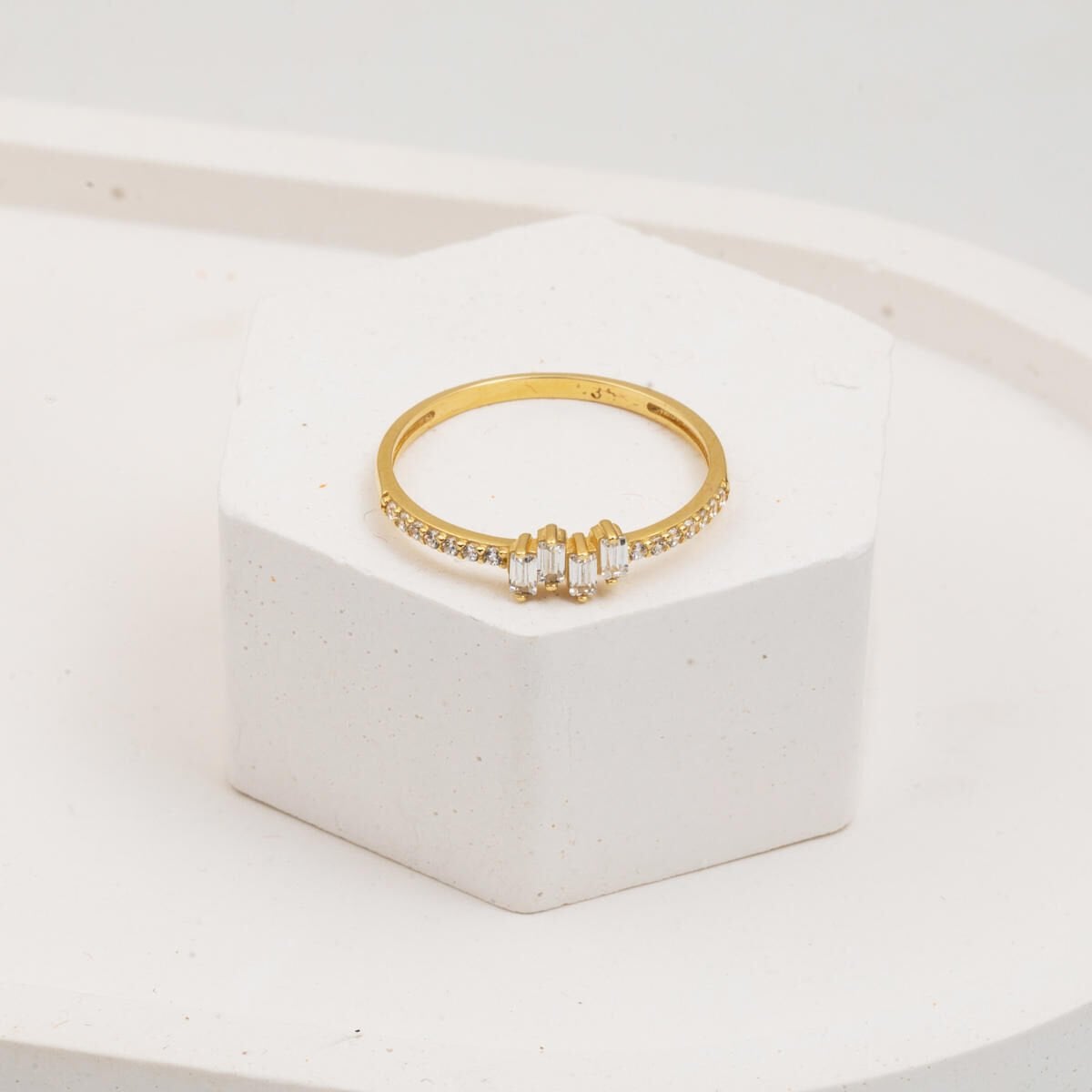 14K Yellow Gold Minimalist Baguette Cubic Zirconia Ring (1.02 g)