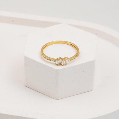 14K Yellow Gold Minimalist Baguette Cubic Zirconia Ring (1.02 g)