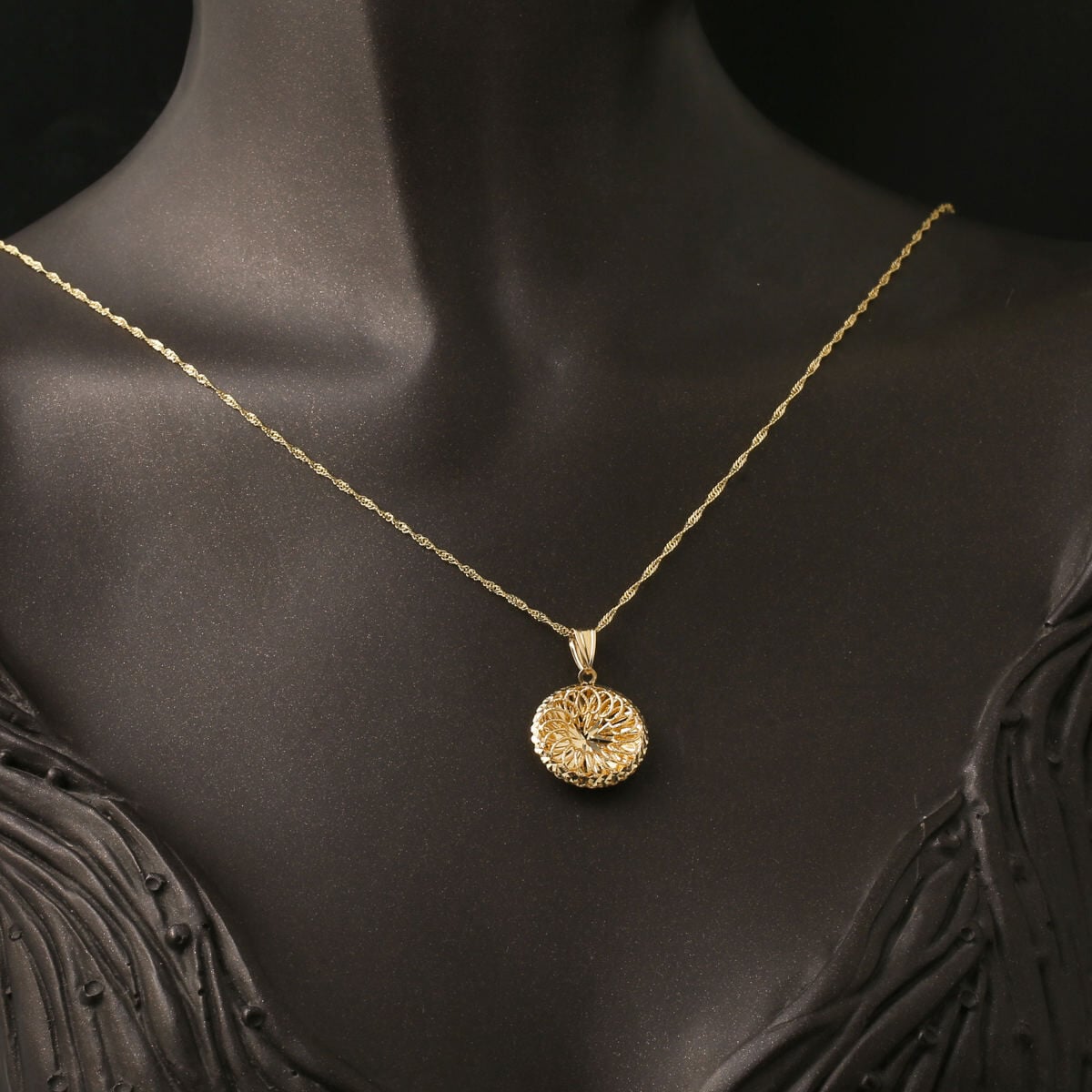 14K Yellow Gold Filigree Engraved Necklace