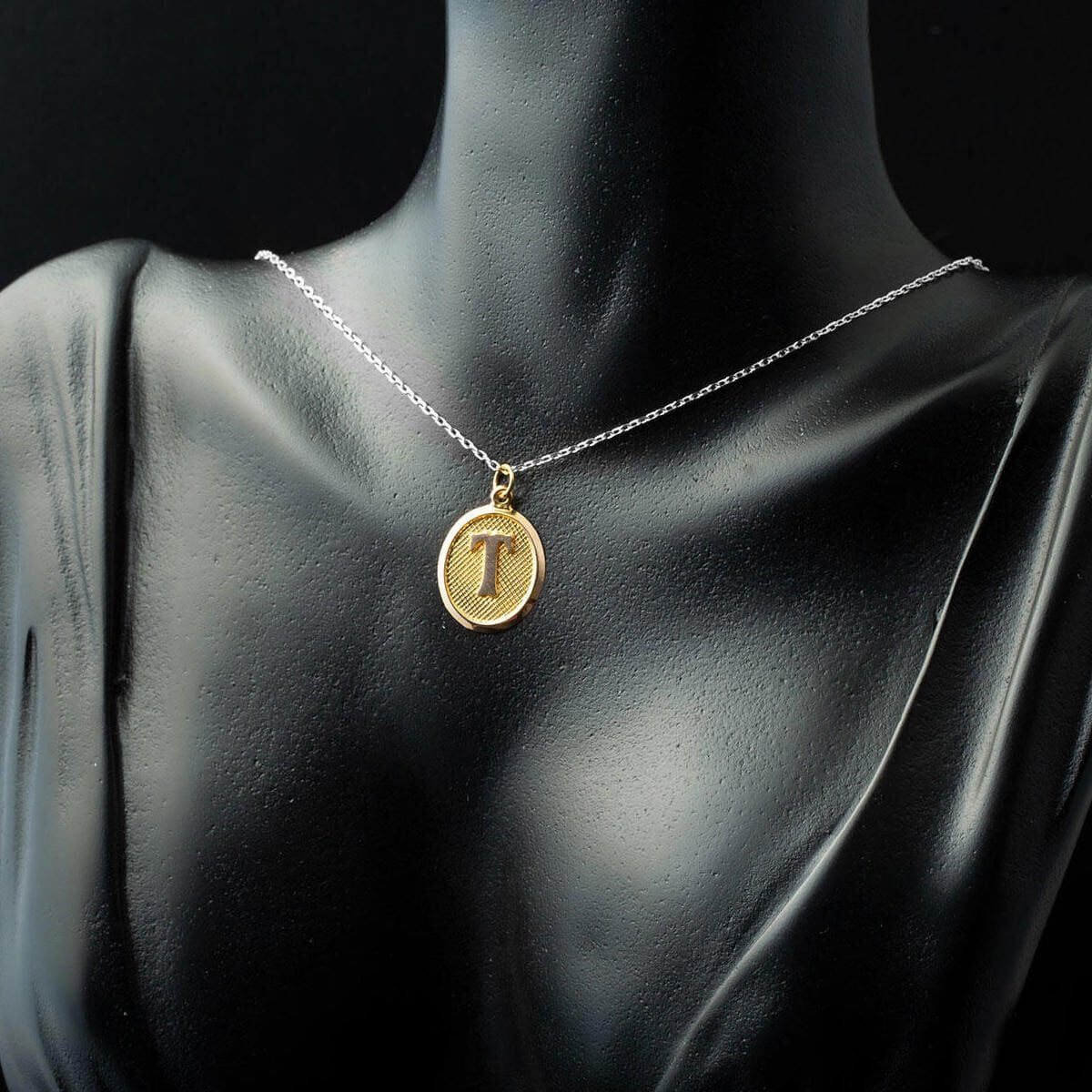 14K Yellow Gold Oval Initial T Pendant