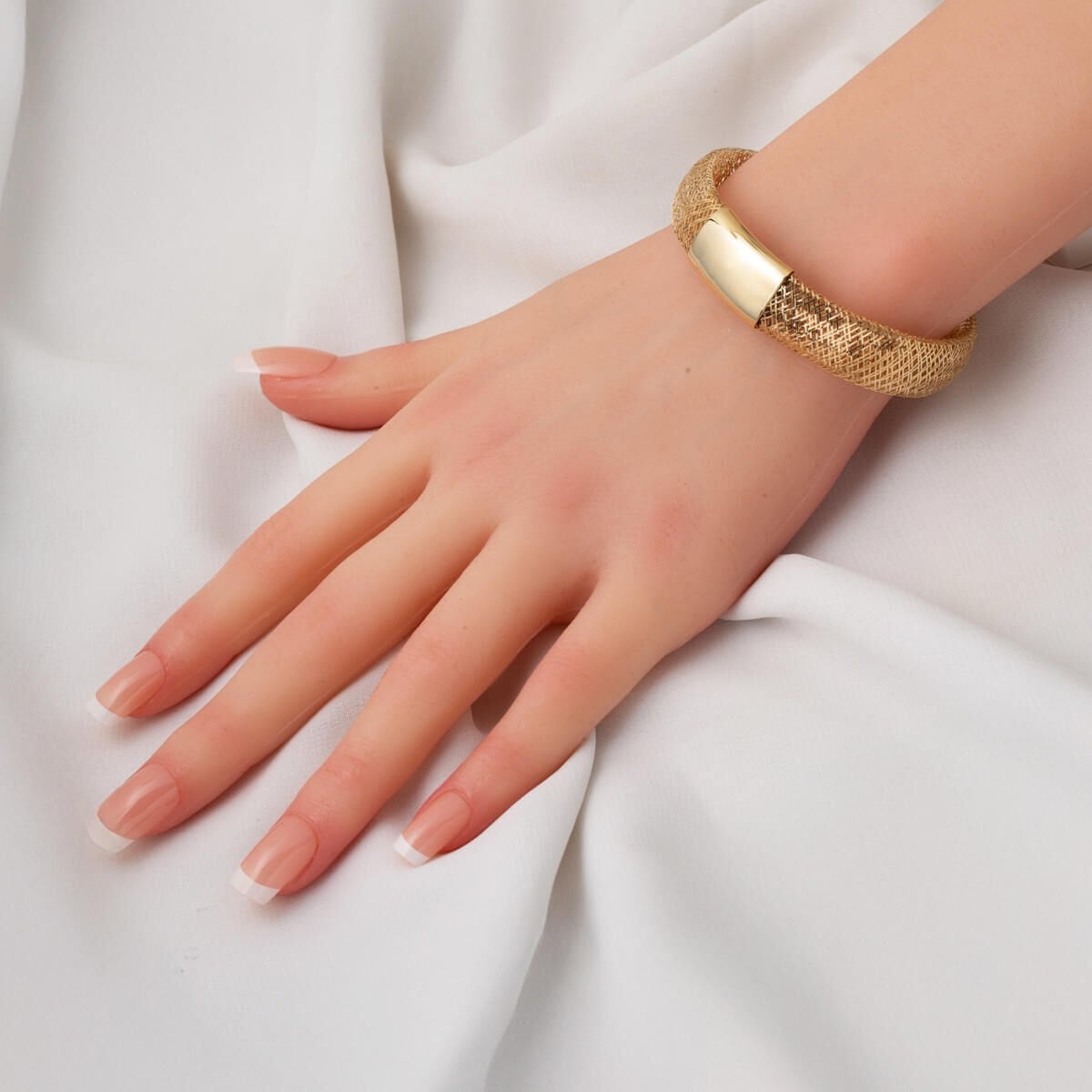 14K Yellow Gold Flexible Italian Bracelet (6.72 g)