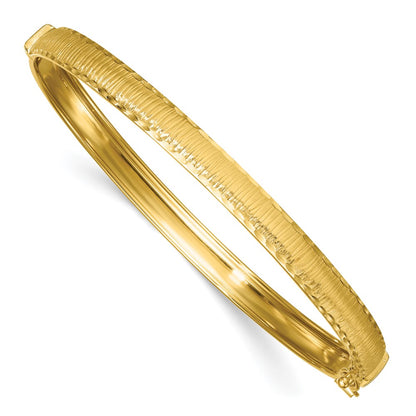 14K Yellow Gold Polished Diamond-cut Textured 5.25mm Hinged Oval Bangle Bracelet