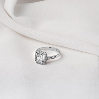 14K White Gold 0.48 Ct Baguette Diamond Ring (3.18 g)