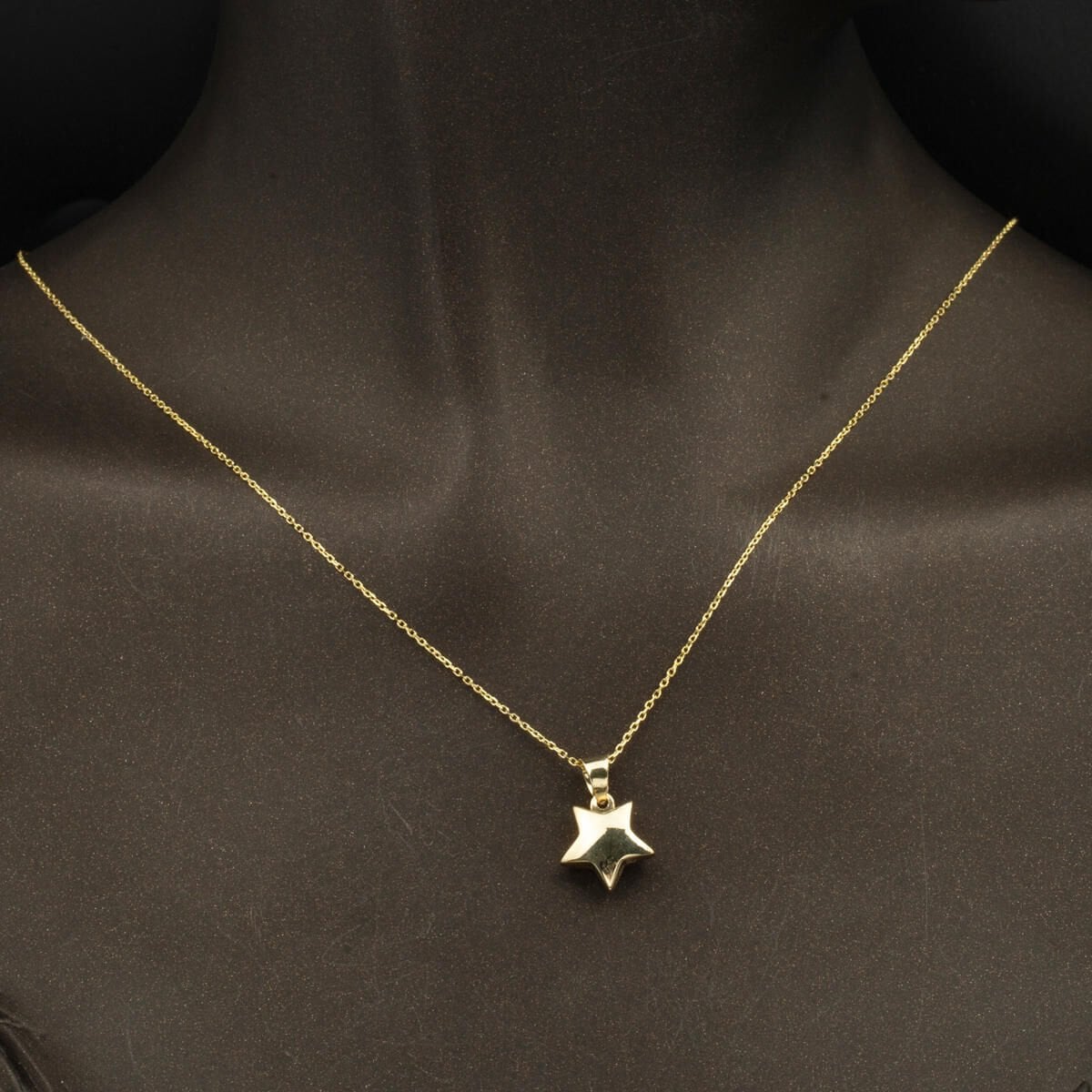 14K Yellow Gold Star Necklace (1.7 g)