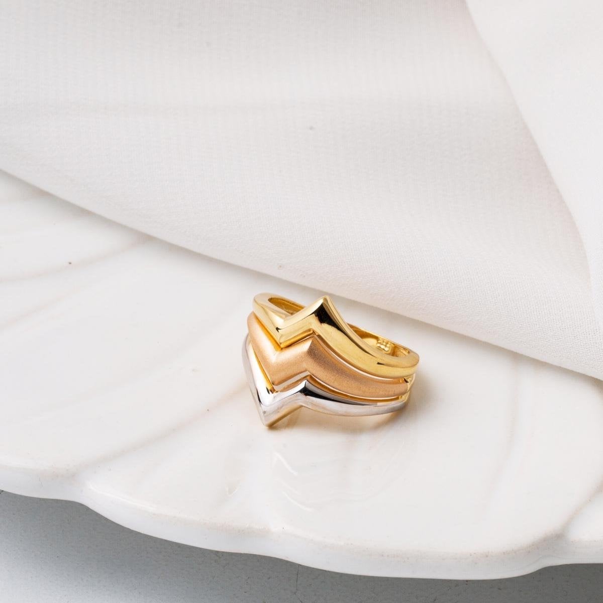 14K Yellow Gold 3 Colored Ring (4.26 g)