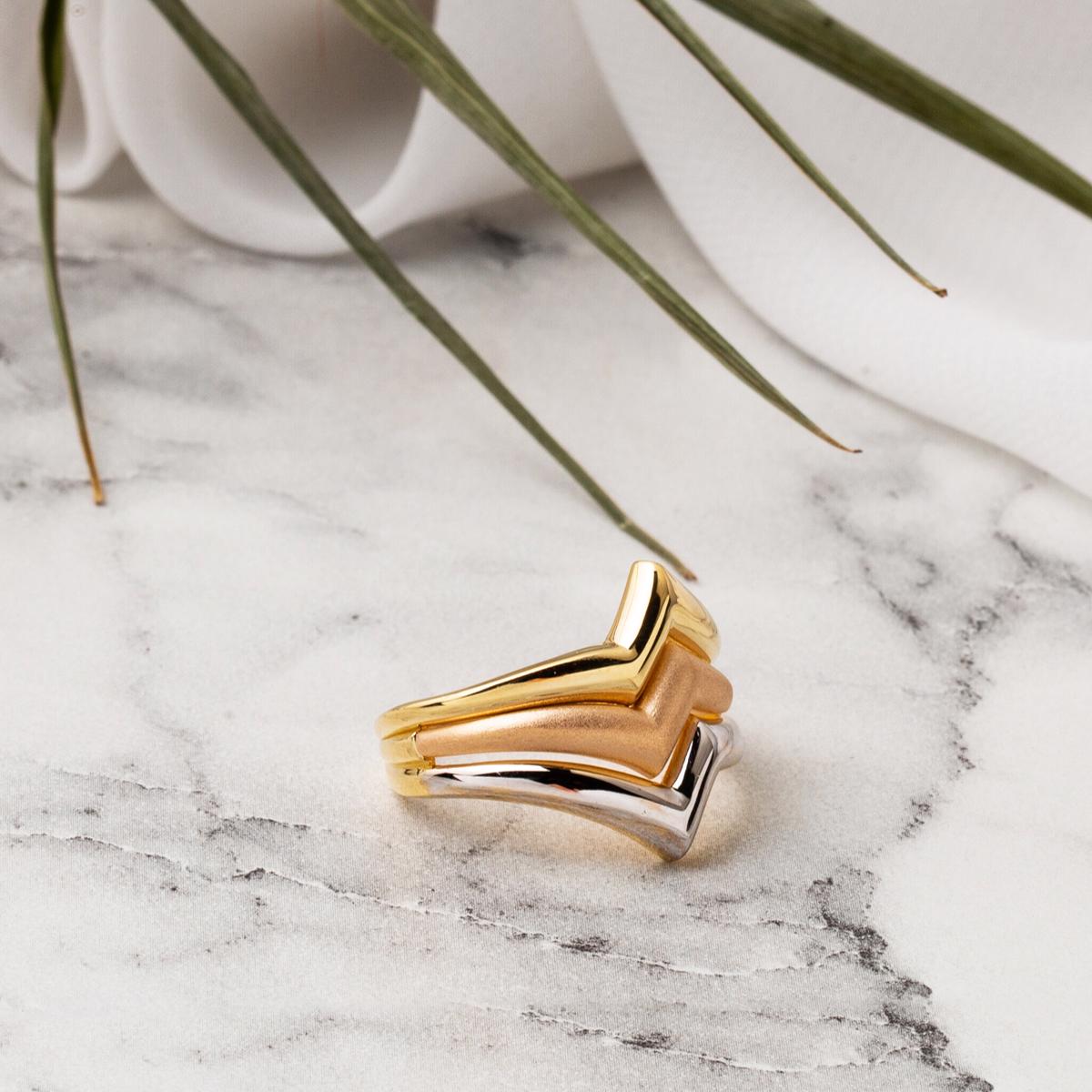 14K Yellow Gold 3 Colored Ring (4.26 g)