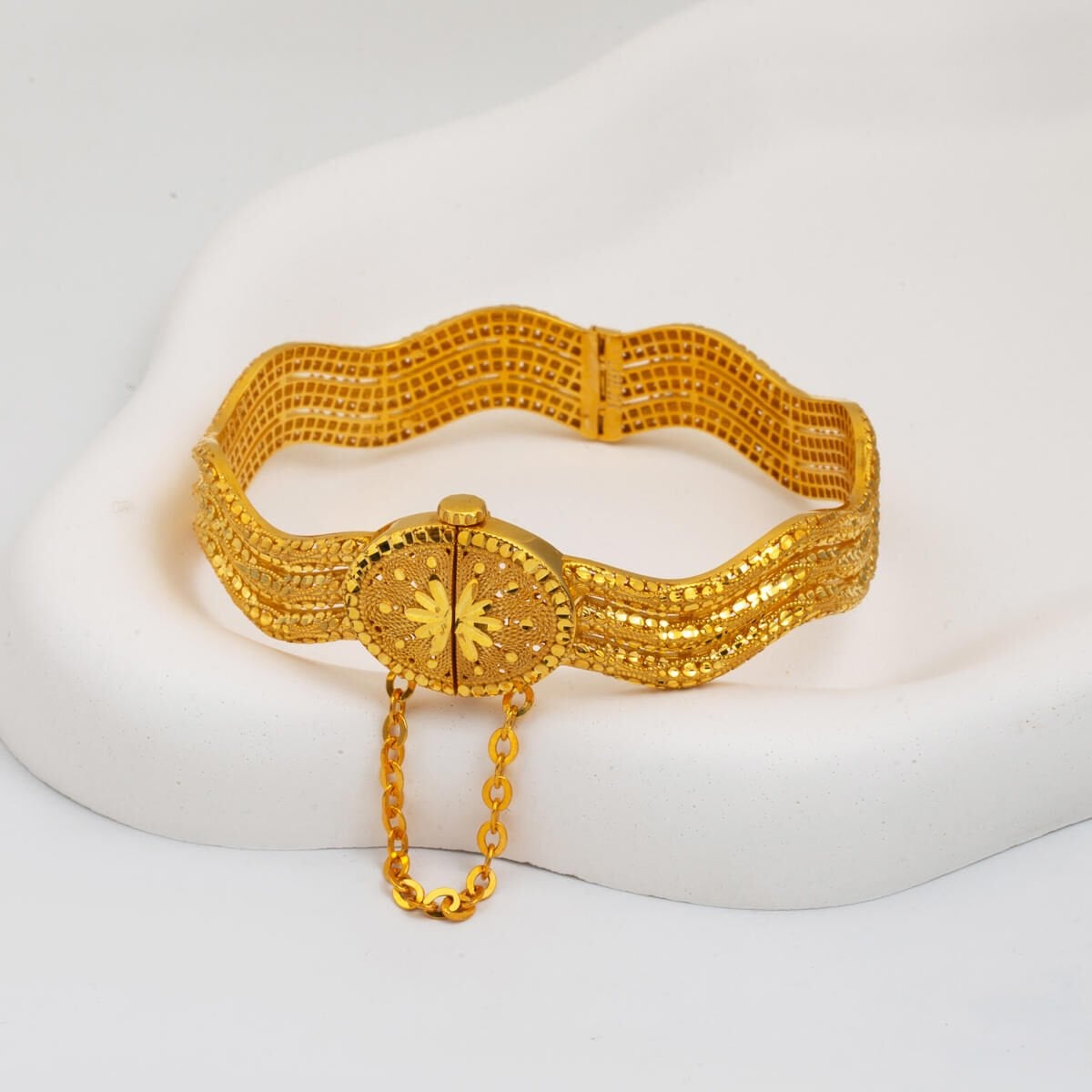 22K Yellow Gold Engraved Erzurum Hinged Cuff Bangle