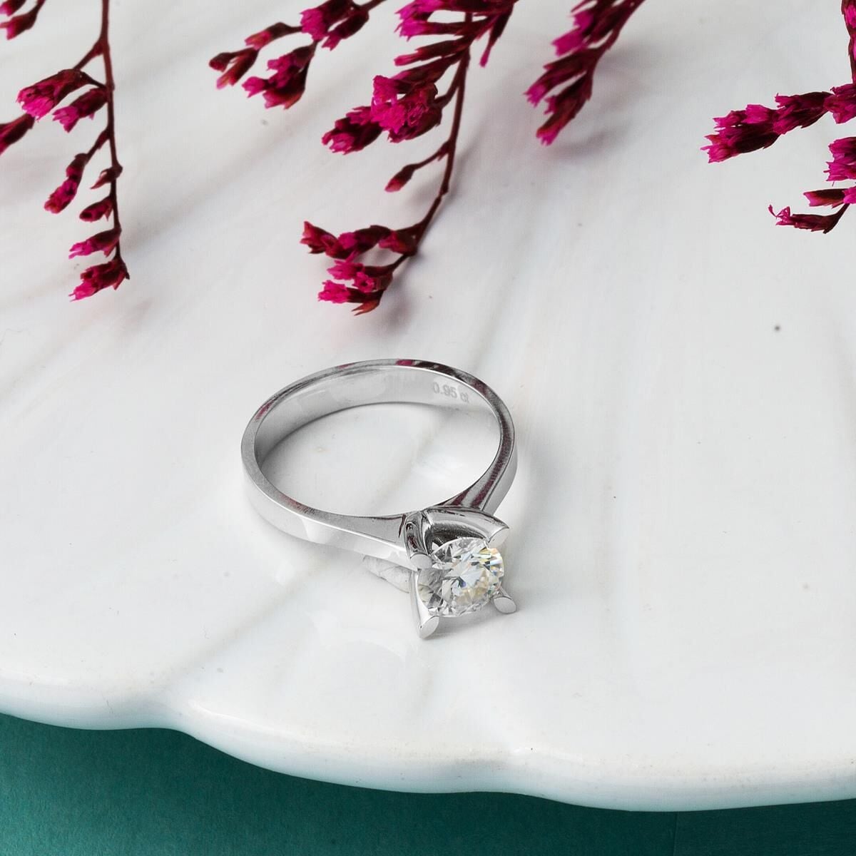 14K White Gold 1.00 Ct Solitaire Moissanite Ring