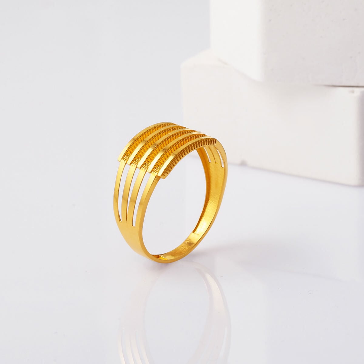 22K Yellow Gold Ajda Ribbed Ring | Goldia.com