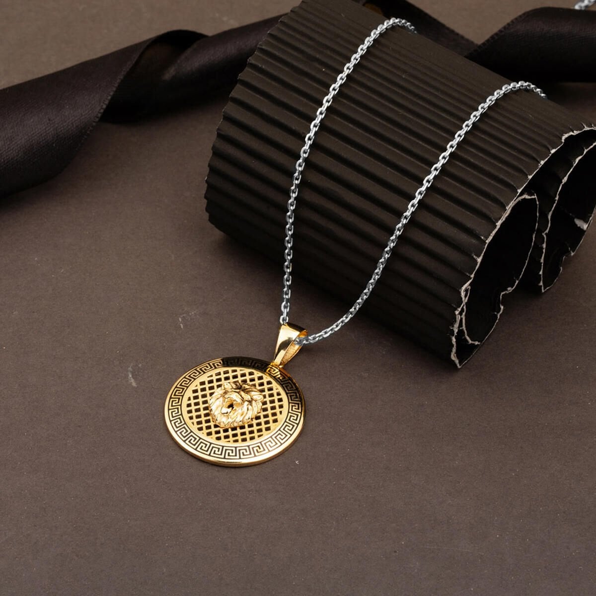 14K Yellow Gold Lion Medallion Pendant