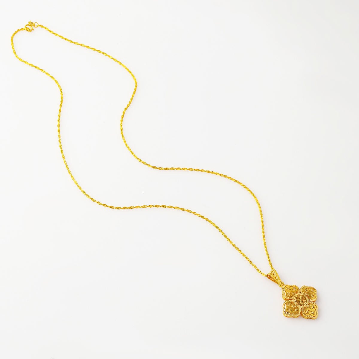 14K Yellow Gold Engraved Clover Pendant