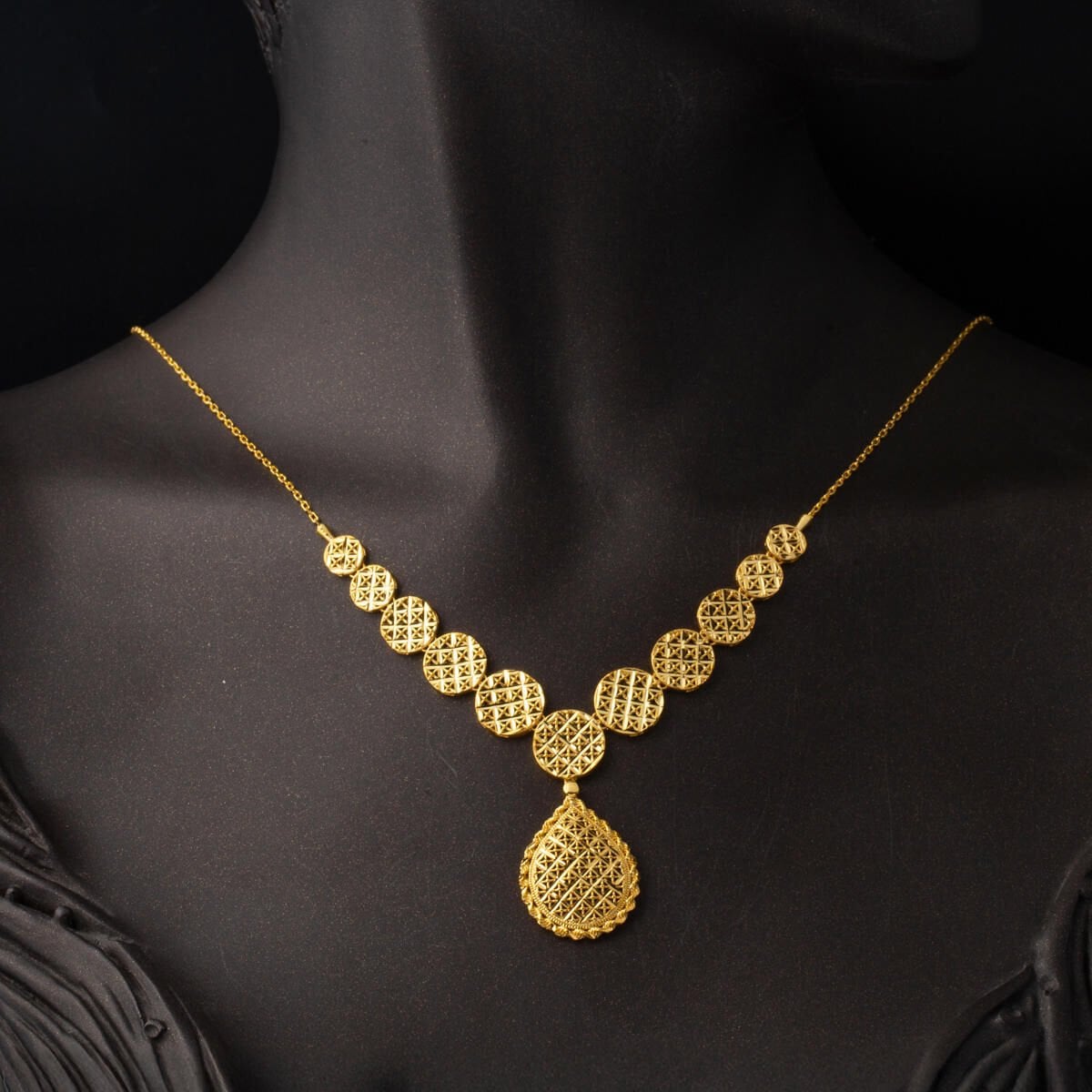 22K Yellow Gold Teardrop Mesh Necklace