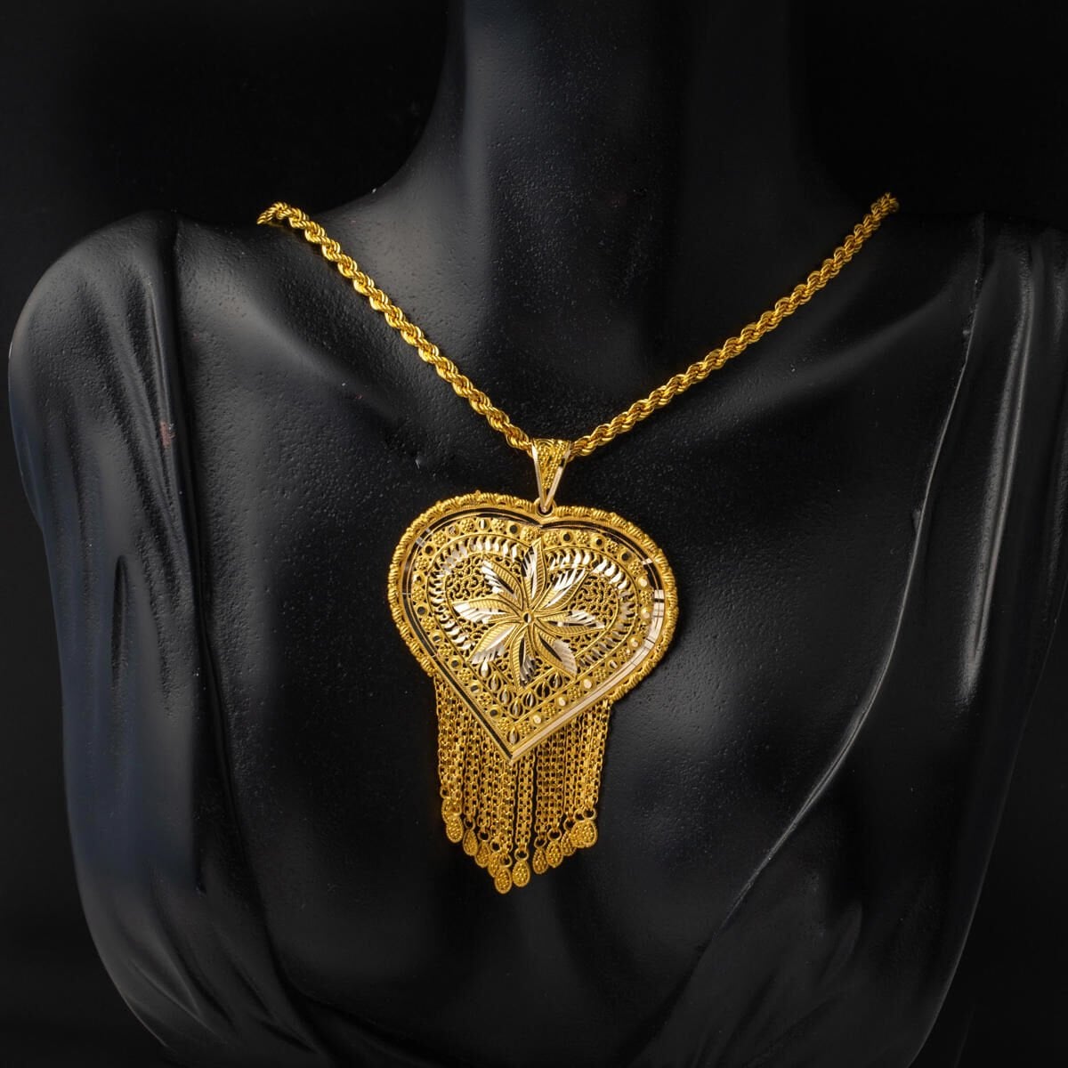 14K Yellow Gold Laurel Indian Style Necklace
