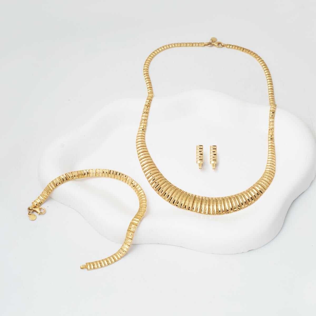 14K Yellow Gold Full Moon Hand Engraved Wedding Set