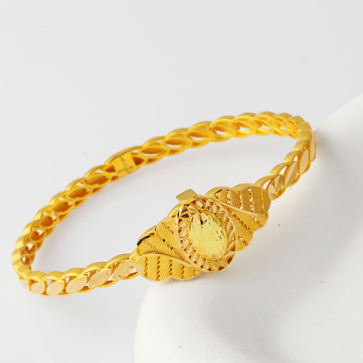 14K Yellow Gold Nazende Twisted Indian Style Bangle