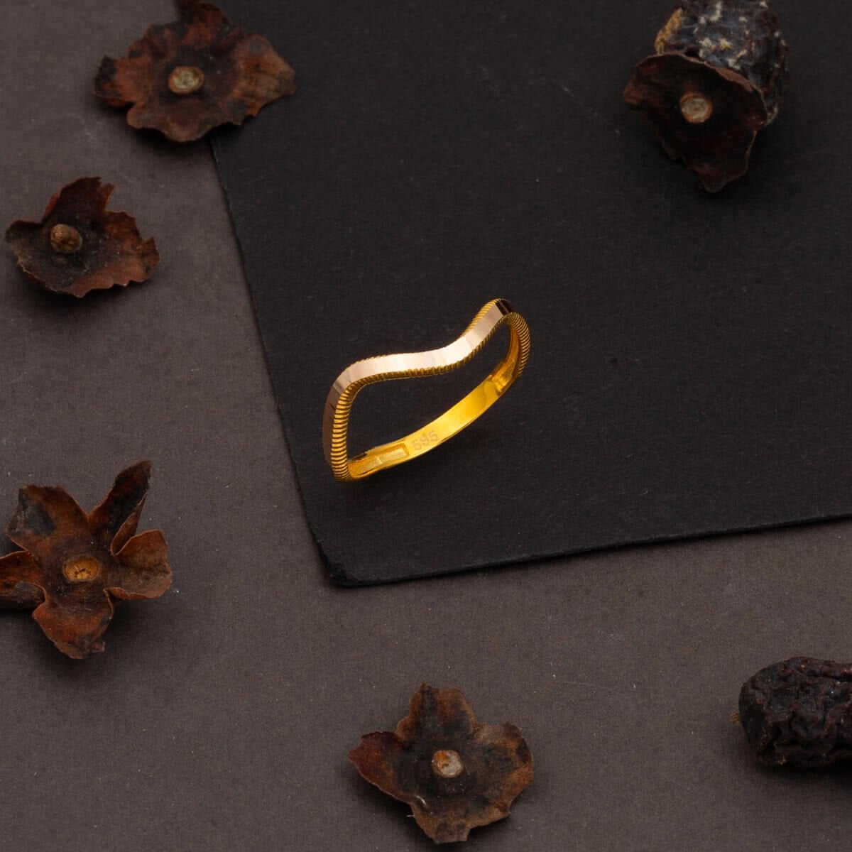 14K Yellow Gold Zigzag Ajda Ring