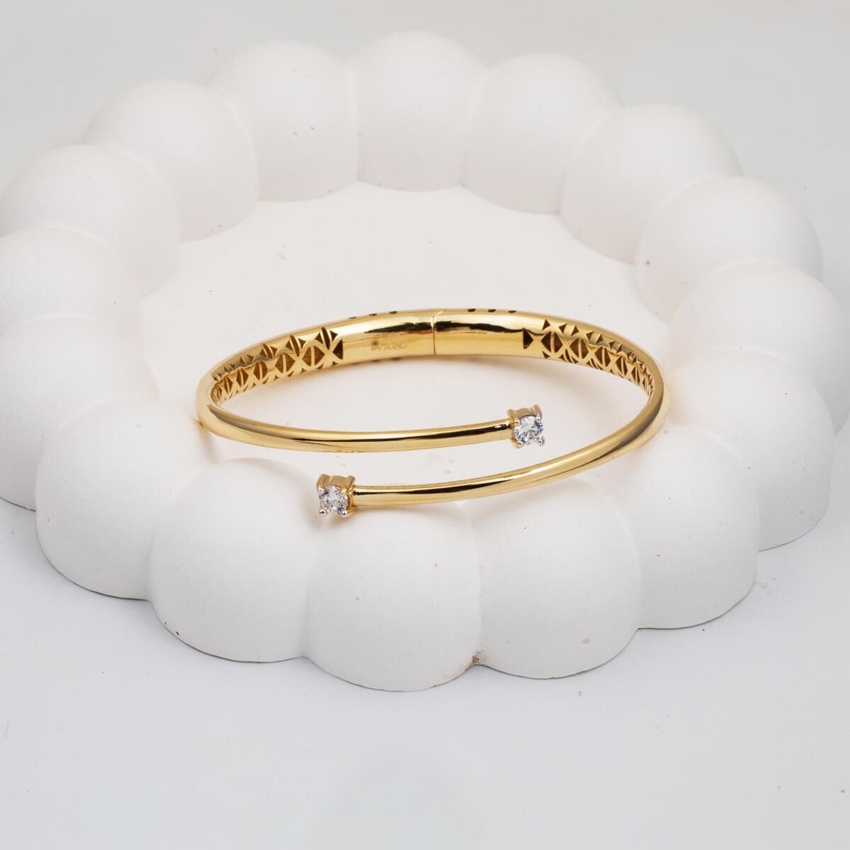 14K Yellow Gold Fashion Solitaire Cubic Zirconia Hinged Cuff Bangle