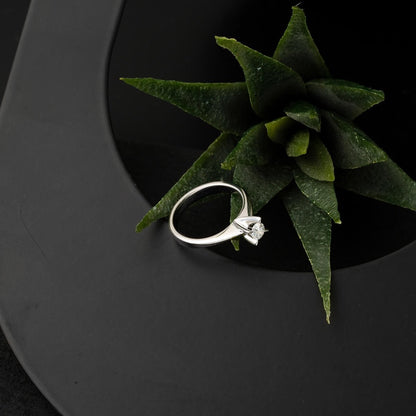 14K White Gold 0.16 Ct Solitaire Diamond Ring