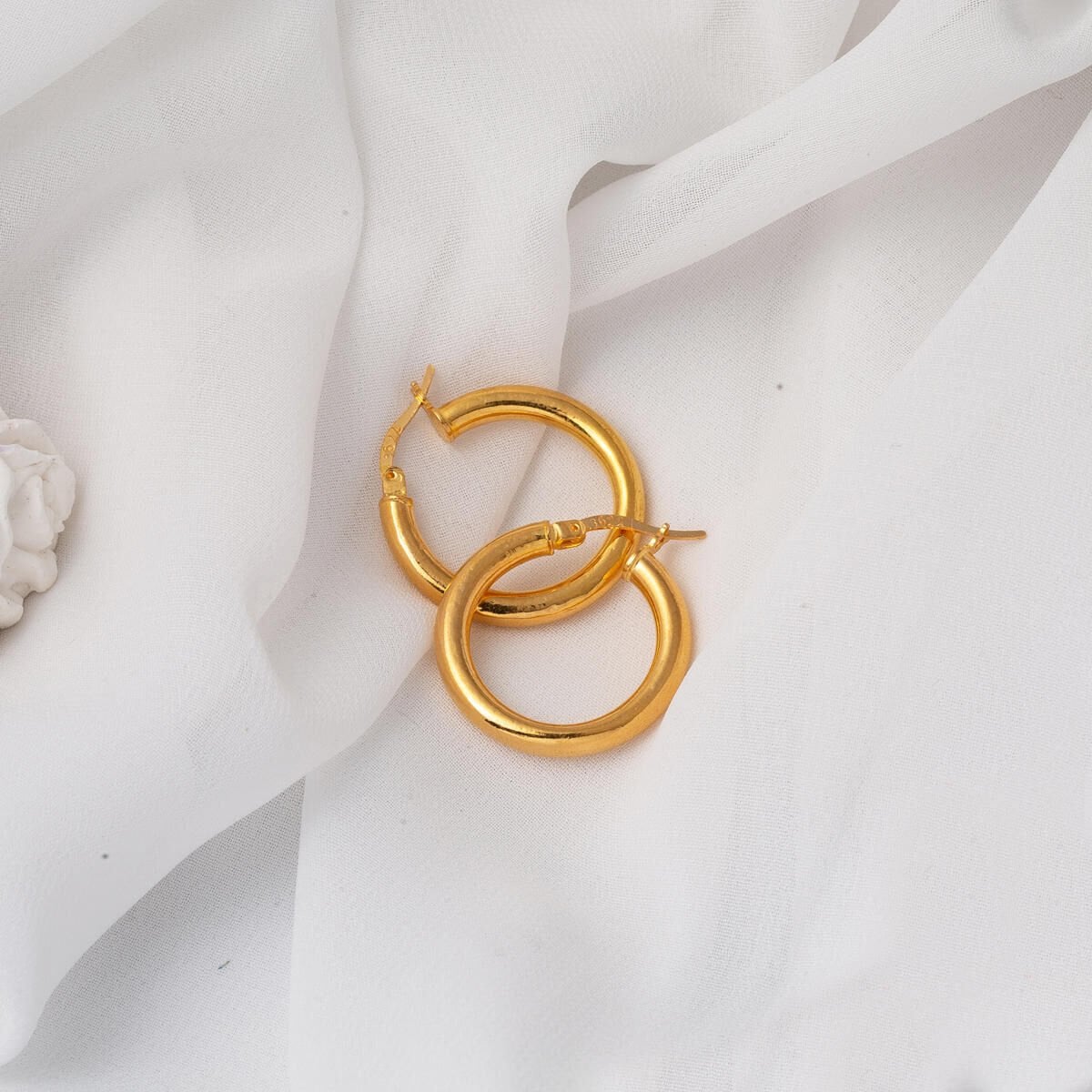 22K Green Gold Classic 2 cm Diameter Hoop Earrings