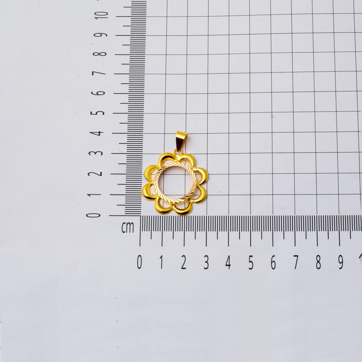 14K Yellow Gold Flower Quarter Coin Bezel Necklace