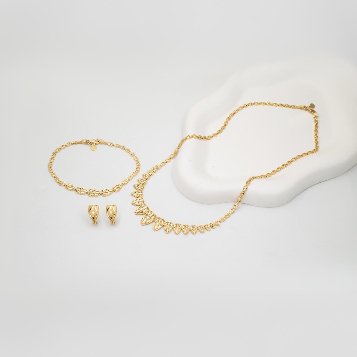 14K Yellow Gold Sparkle Drops Wedding Set