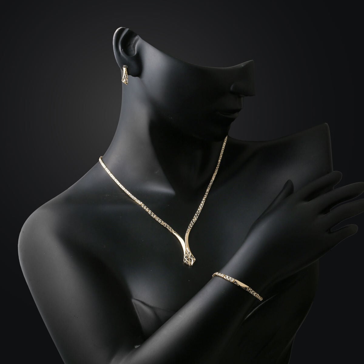 14K Yellow Gold Drop Hand Engraved Bridal Jewelry Set