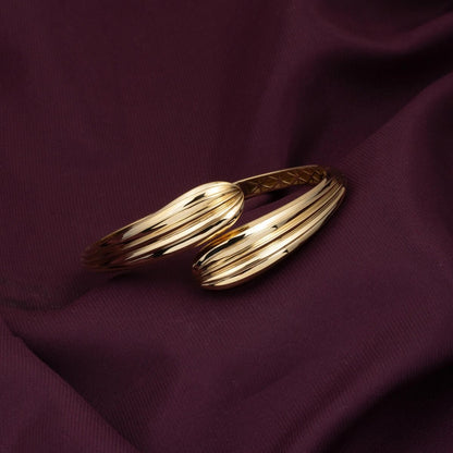 14K Yellow Gold Italian Design Hinged Cuff Bangle