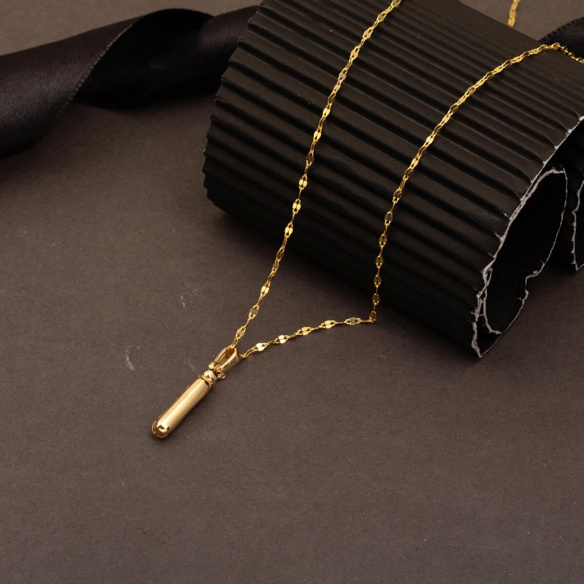 14K Yellow Gold Balloon Initial I Necklace