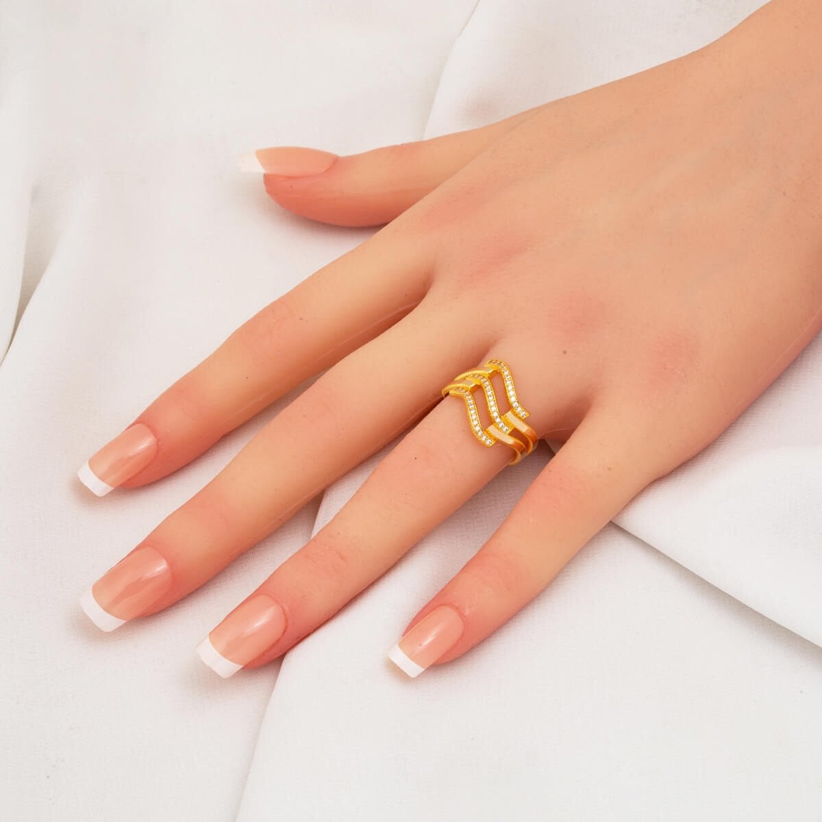 14K Yellow Gold Zigzag 3 Row Ribbed Cubic Zirconia Ring