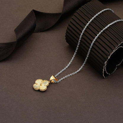14K Yellow Gold Clover Medium Pendant