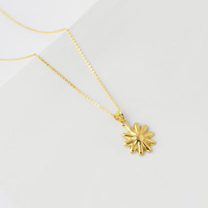14K Yellow Gold Daisy Enamel Necklace