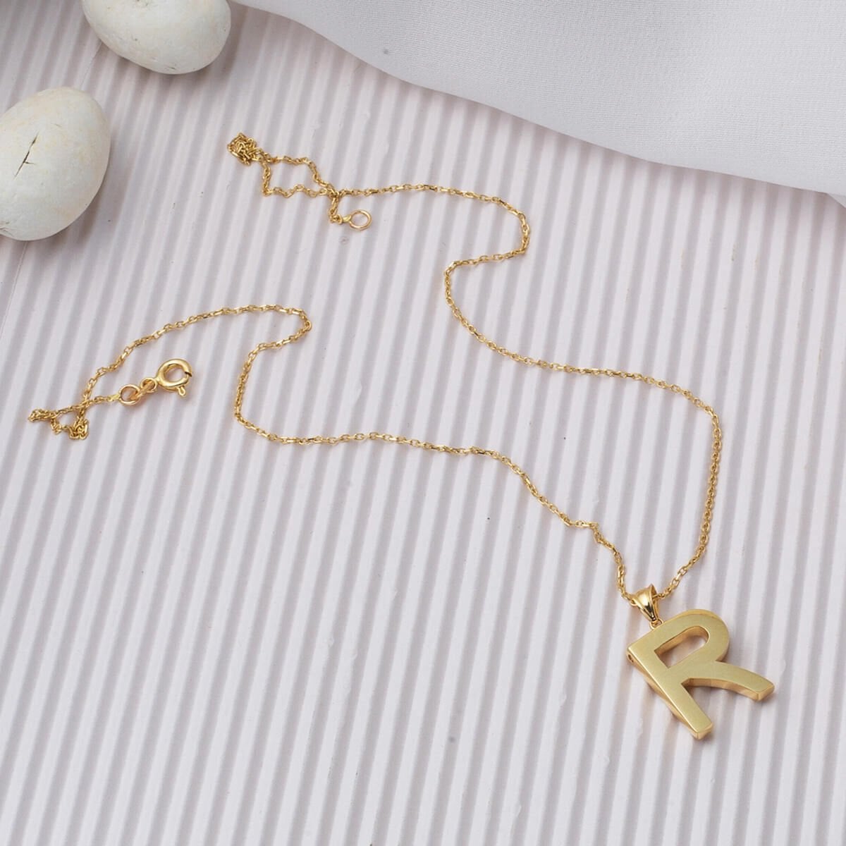 14K Yellow Gold Classic Initial R Necklace