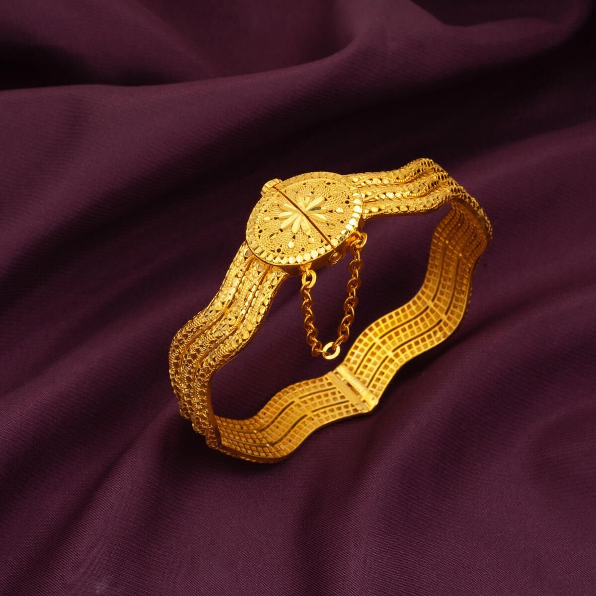 22K Yellow Gold Engraved Erzurum Hinged Cuff Bangle